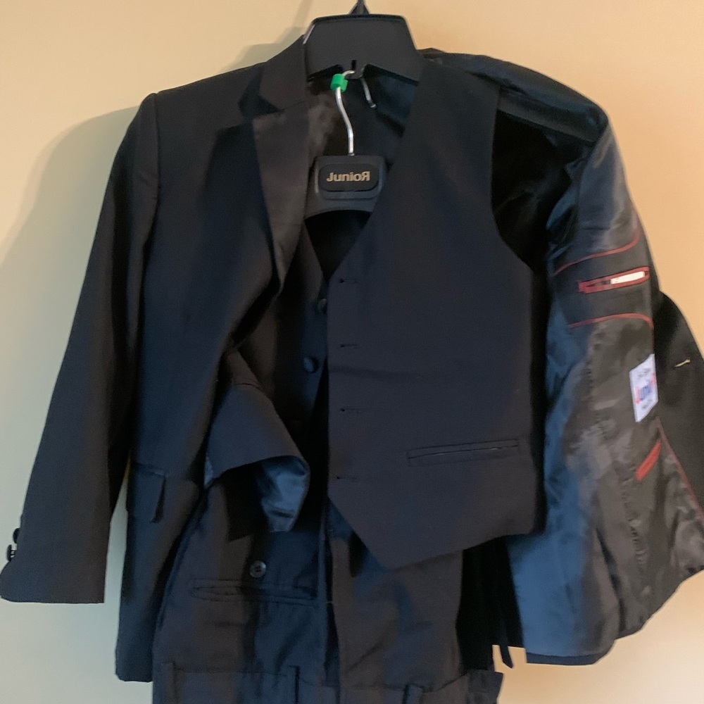 Black Suit - Picture 8 of 11